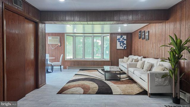 674 MEETINGHOUSE RD, Elkins Park, PA 19027