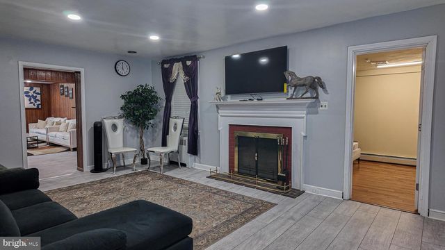 674 MEETINGHOUSE RD, Elkins Park, PA 19027