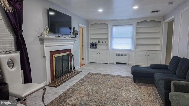 674 MEETINGHOUSE RD, Elkins Park, PA 19027