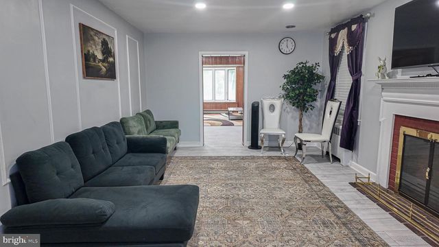 674 MEETINGHOUSE RD, Elkins Park, PA 19027