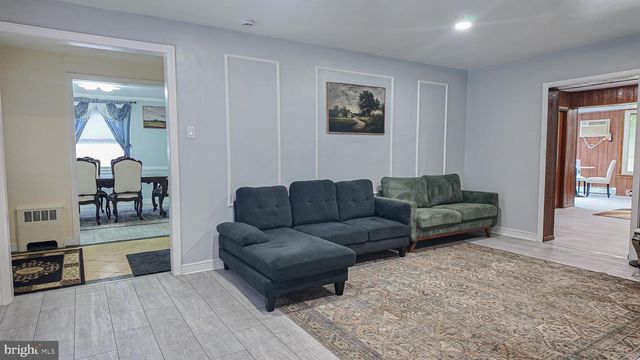674 MEETINGHOUSE RD, Elkins Park, PA 19027