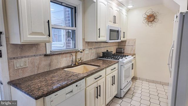 674 MEETINGHOUSE RD, Elkins Park, PA 19027
