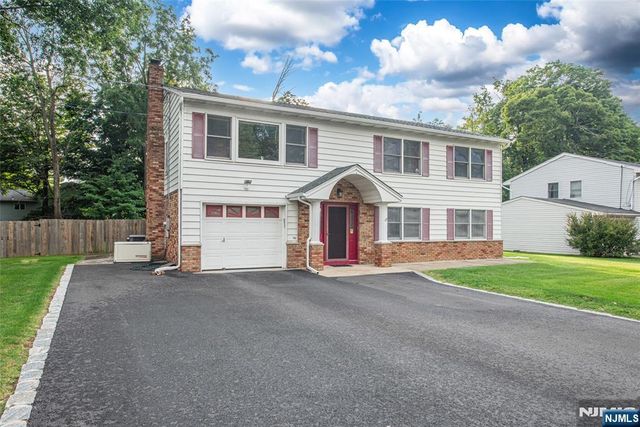 1 James Drive, Mount Arlington Boro, NJ 07856
