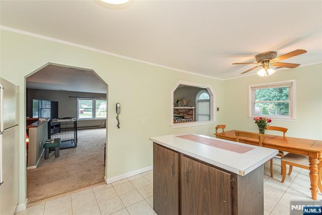 1 James Drive, Mount Arlington Boro, NJ 07856