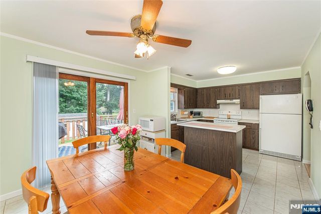 1 James Drive, Mount Arlington Boro, NJ 07856