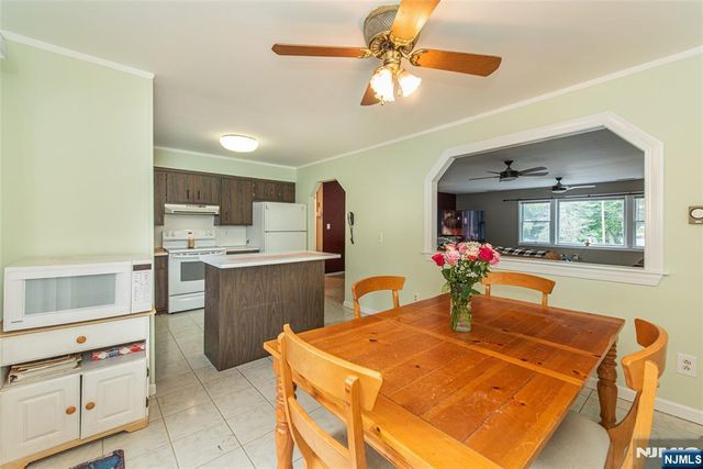 1 James Drive, Mount Arlington Boro, NJ 07856