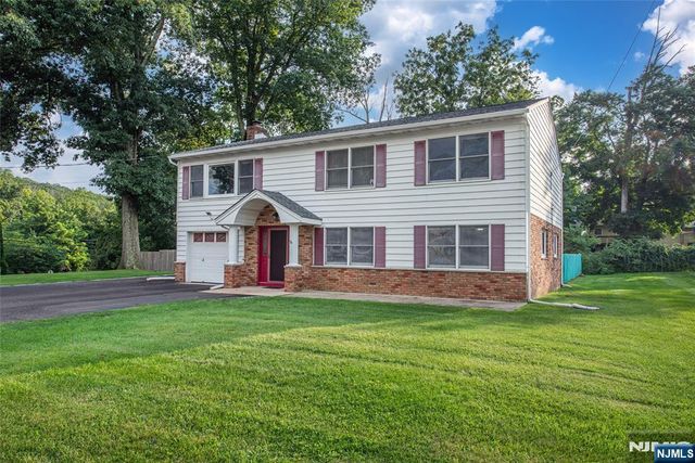 1 James Drive, Mount Arlington Boro, NJ 07856