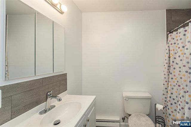 1 James Drive, Mount Arlington Boro, NJ 07856