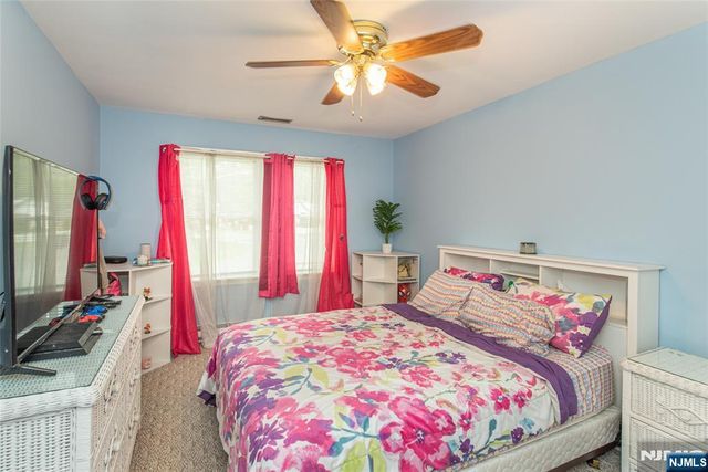 1 James Drive, Mount Arlington Boro, NJ 07856