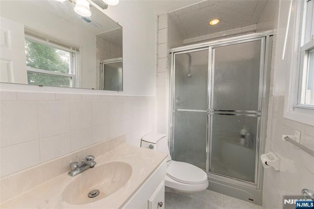 1 James Drive, Mount Arlington Boro, NJ 07856