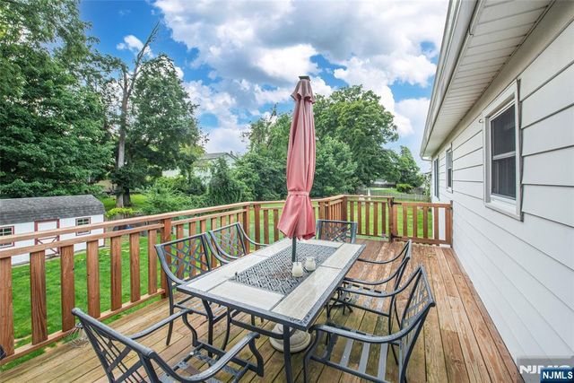 1 James Drive, Mount Arlington Boro, NJ 07856