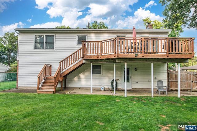 1 James Drive, Mount Arlington Boro, NJ 07856
