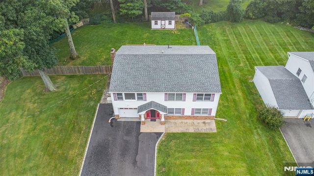 1 James Drive, Mount Arlington Boro, NJ 07856