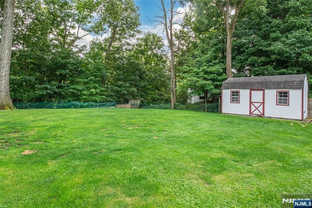 1 James Drive, Mount Arlington Boro, NJ 07856