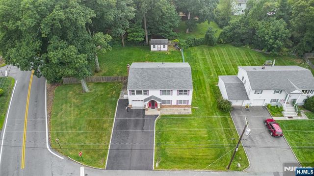 1 James Drive, Mount Arlington Boro, NJ 07856