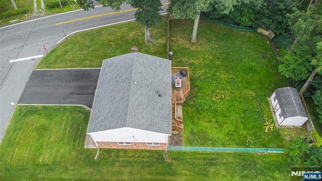 1 James Drive, Mount Arlington Boro, NJ 07856