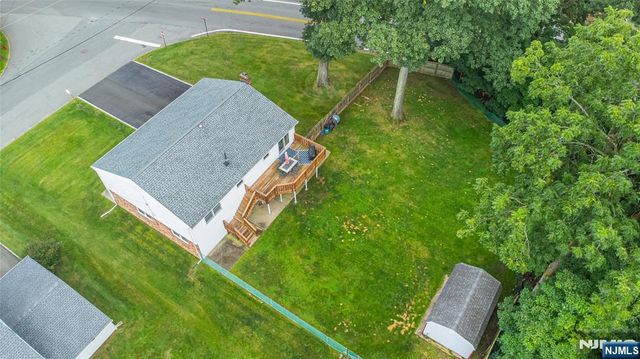 1 James Drive, Mount Arlington Boro, NJ 07856