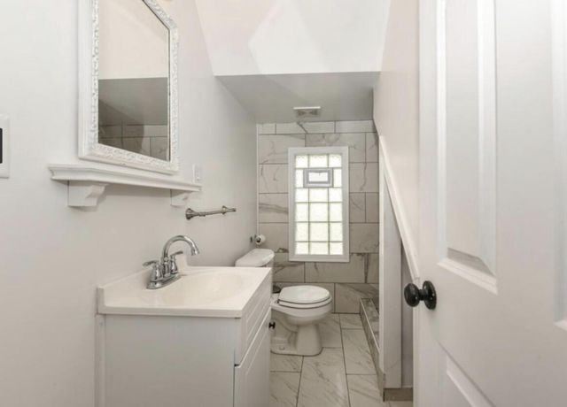 1320 Milwaukee AVENUE, South Milwaukee, WI 53172