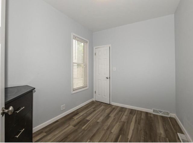 1320 Milwaukee AVENUE, South Milwaukee, WI 53172