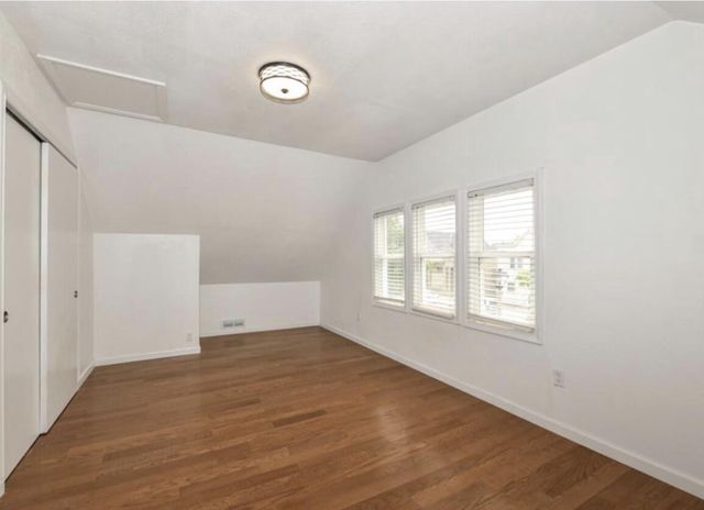 1320 Milwaukee AVENUE, South Milwaukee, WI 53172