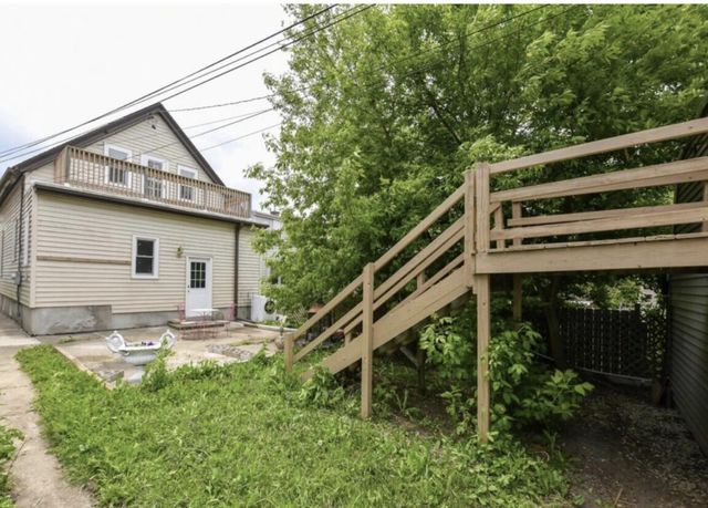 1320 Milwaukee AVENUE, South Milwaukee, WI 53172