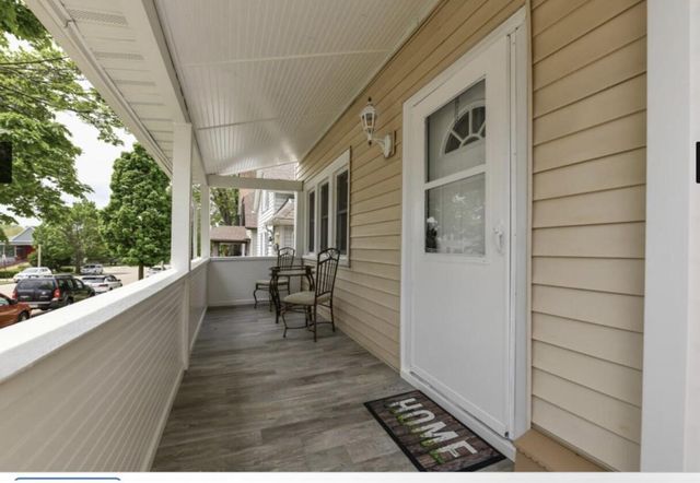 1320 Milwaukee AVENUE, South Milwaukee, WI 53172