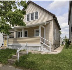 1320 Milwaukee AVENUE, South Milwaukee, WI 53172