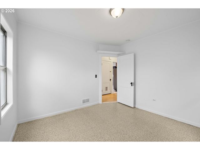 1477 7TH St, Astoria, OR 97103