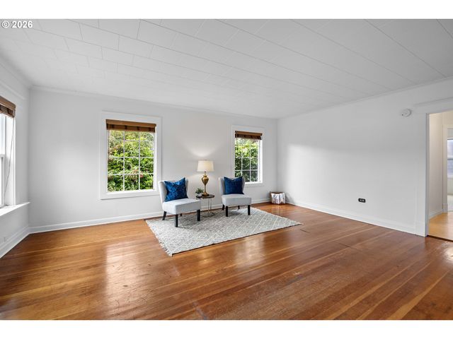 1477 7TH St, Astoria, OR 97103