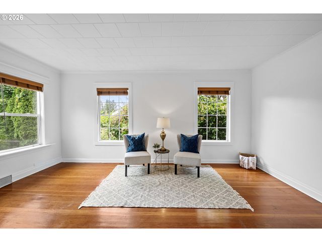 1477 7TH St, Astoria, OR 97103