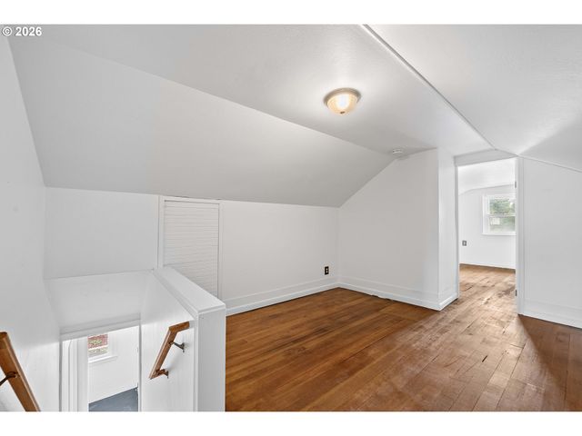 1477 7TH St, Astoria, OR 97103