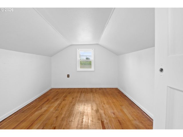 1477 7TH St, Astoria, OR 97103