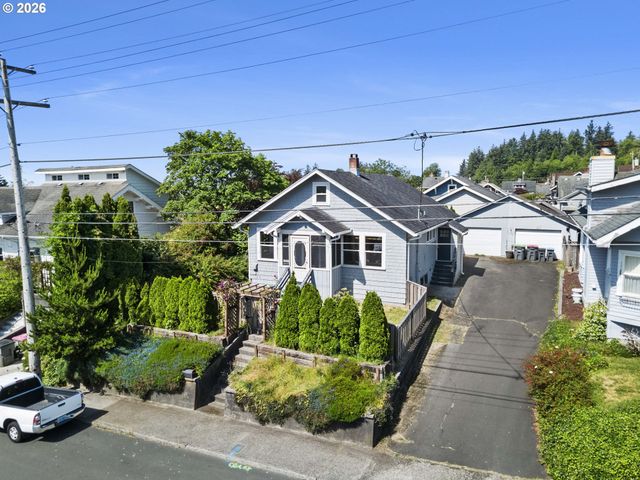 1477 7TH St, Astoria, OR 97103