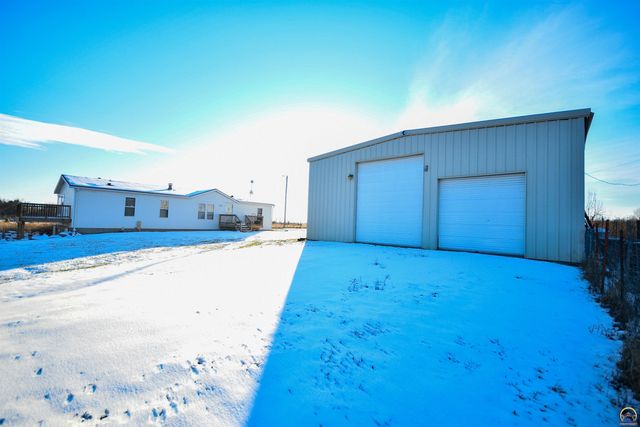8635 SE Adams St, Wakarusa, KS 66546