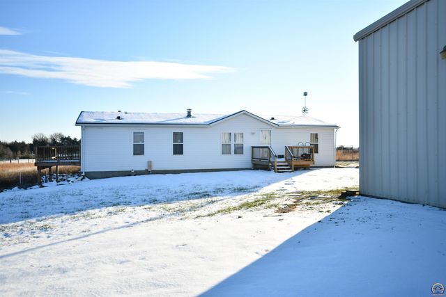 8635 SE Adams St, Wakarusa, KS 66546