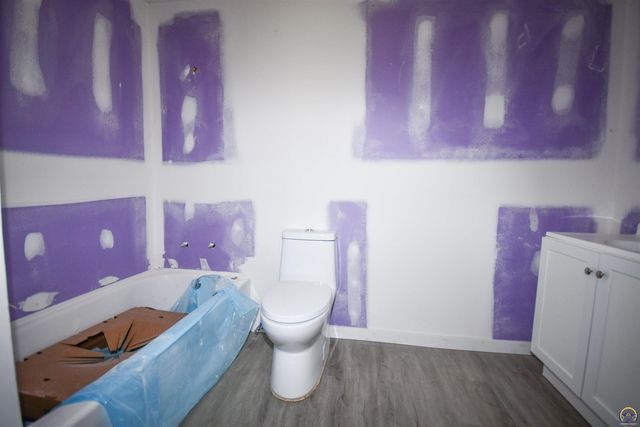 8635 SE Adams St, Wakarusa, KS 66546