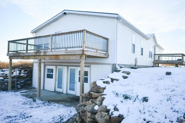 8635 SE Adams St, Wakarusa, KS 66546