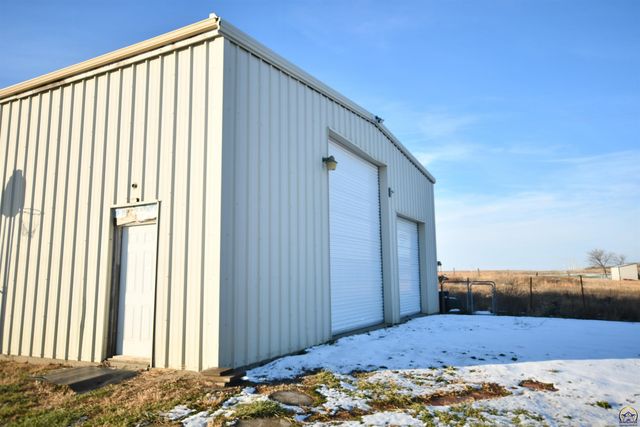 8635 SE Adams St, Wakarusa, KS 66546