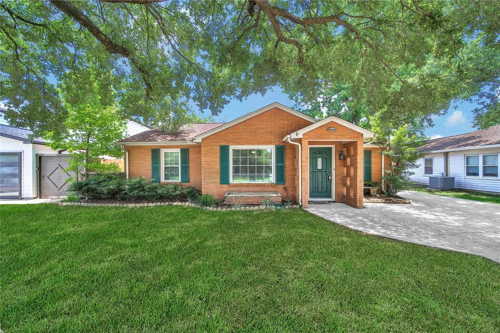 1607 Libbey Drive, Houston, TX 77018