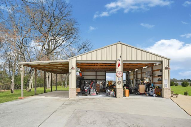 13514 Jbk Memorial Drive, Willis, TX 77318