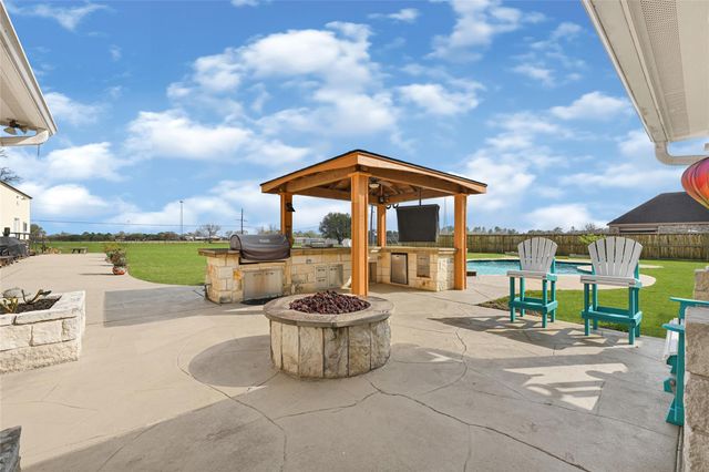 13514 Jbk Memorial Drive, Willis, TX 77318