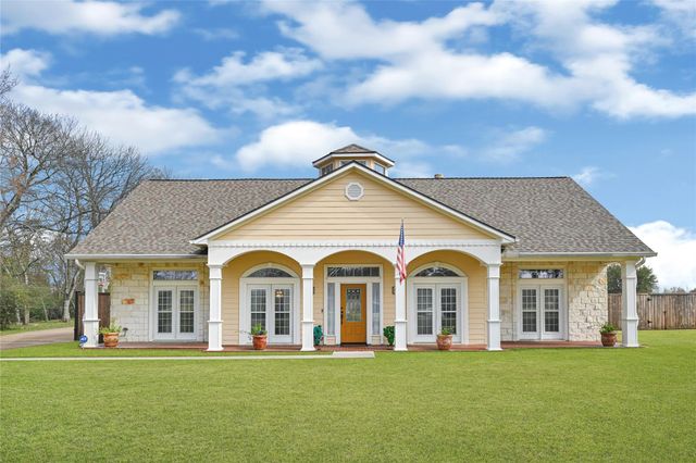 13514 Jbk Memorial Drive, Willis, TX 77318