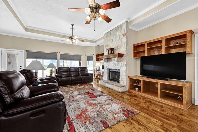 13514 Jbk Memorial Drive, Willis, TX 77318