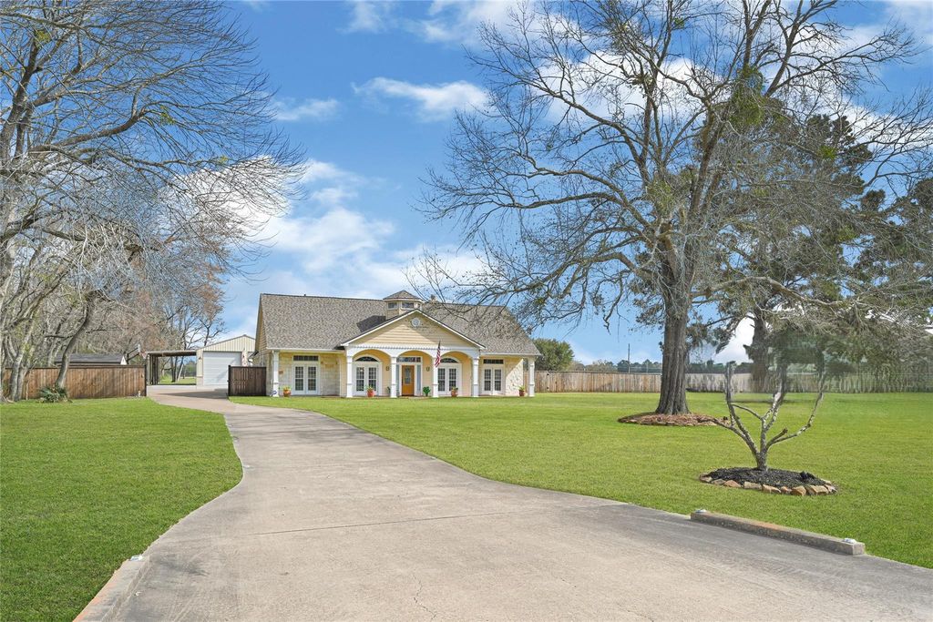 13514 Jbk Memorial Drive, Willis, TX 77318