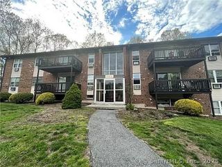 85 Balance Rock Road APT 14, Seymour, CT 06483