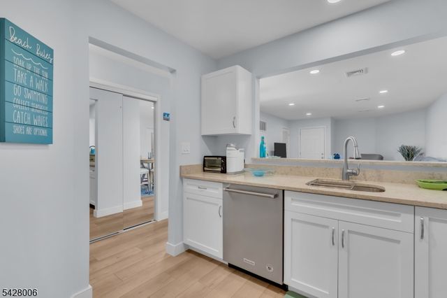 113 LAREINE AVENUE UNIT 301 301, Bradley Beach Boro, NJ 07720