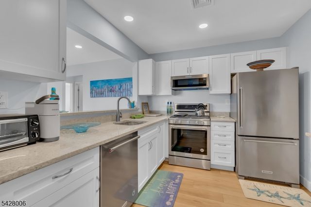 113 LAREINE AVENUE UNIT 301 301, Bradley Beach Boro, NJ 07720