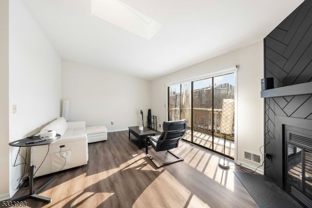 1002 Spruce Hills Dr 1002, Glen Gardner Boro, NJ 08826