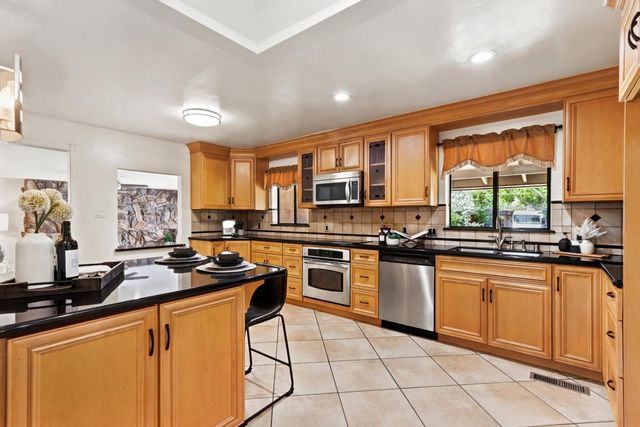 6030 Palm Dr, Carmichael, CA 95608