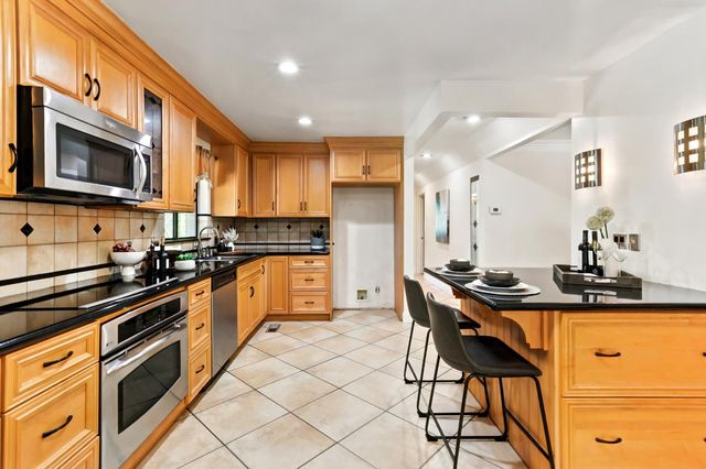 6030 Palm Dr, Carmichael, CA 95608